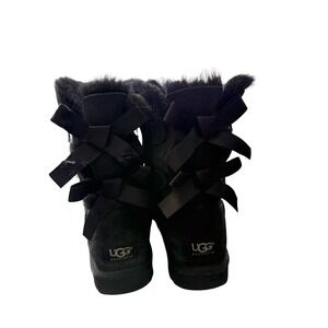 UGG Bailey Bow Black Suede Leather Shearling Boots Womens Size 5 Style 1002954